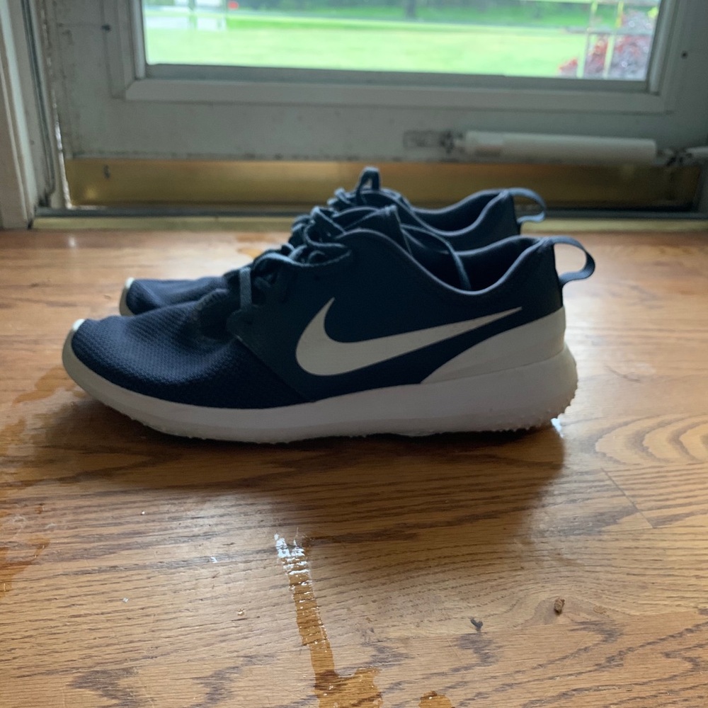Men’s Nike Roshe’s for golf